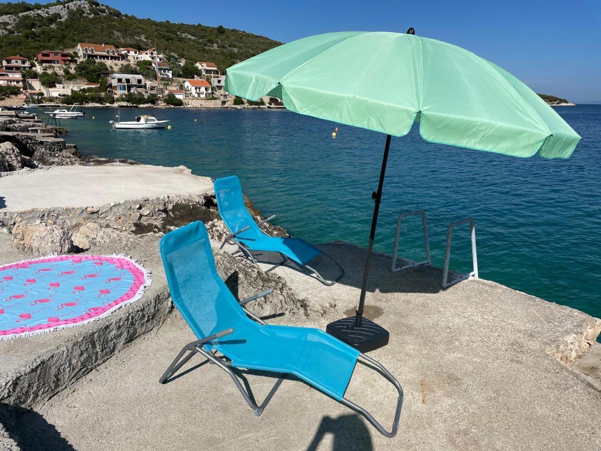 Apartman Emilija Vinišće Exterior foto